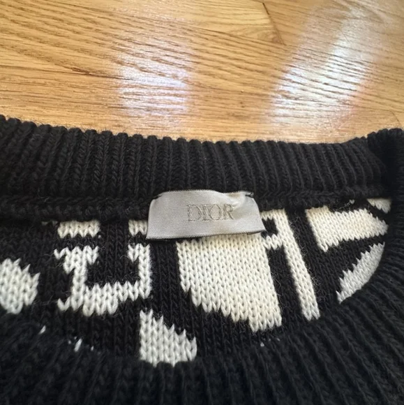 Black and White Patterned Sweater - Picture 4 of 7